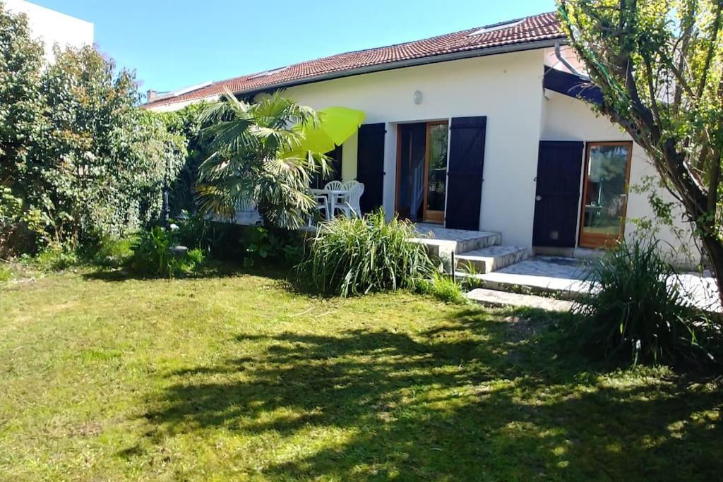 Comme A La Maison Сенон Екстериор снимка